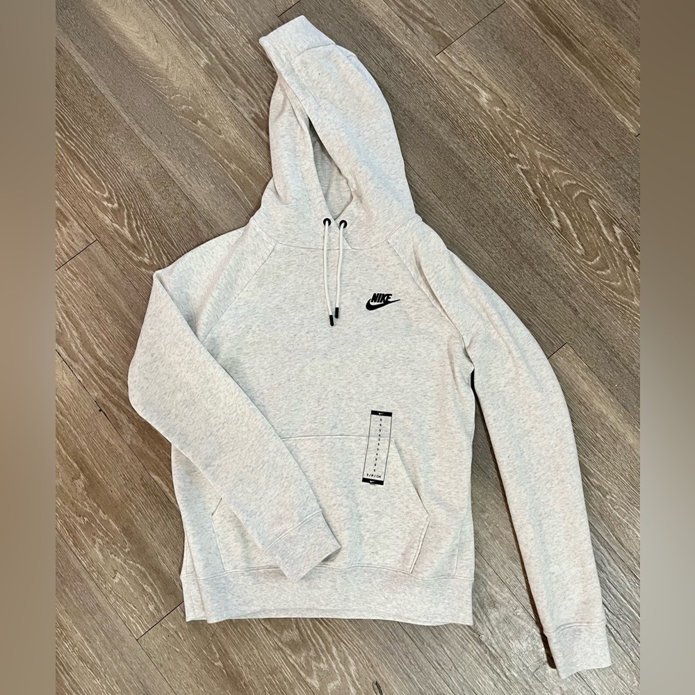 Nike Women’s Heather Gray Fleece Sweatshirt